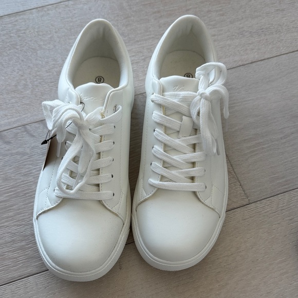 Vepose Women's Classic White Sneakers - Picture 6 of 8